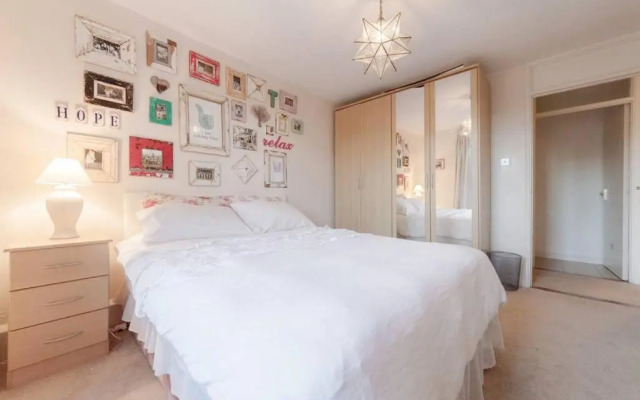 Spacious Two Double Bedroom Flat