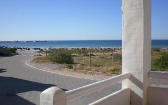 Albatros Holiday Home