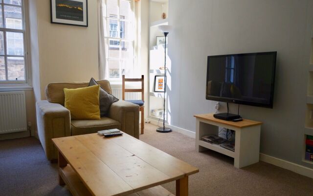 1 Bedroom Apartment Near Edinburgh Castle