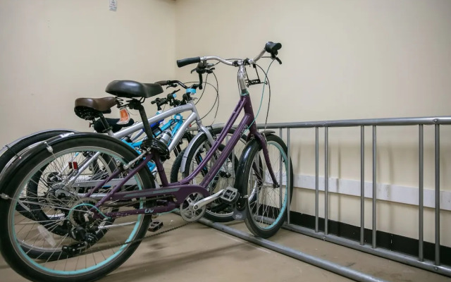 Bicycle Street Inn and Suites