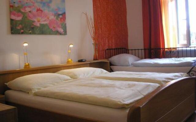 Riverside Bratislava Apartment - up to 10 persons