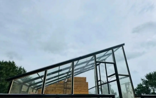 XTSY Travellers Hostel