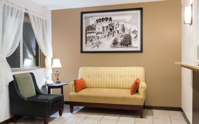 Super 8 Motel - Joppa