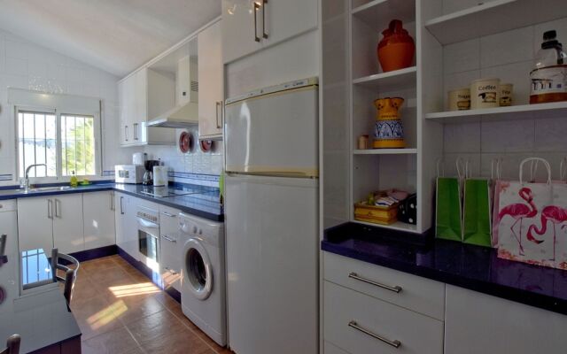 Cozy Holiday Home With Private Swimming Pool in Viñuela