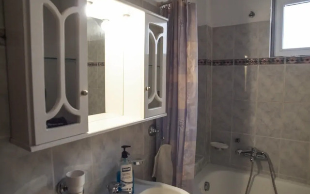 Charming Trikala Apartment With Garden & Central Heating