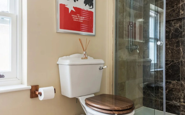 Beautiful Interiors On A Battersea Crescent