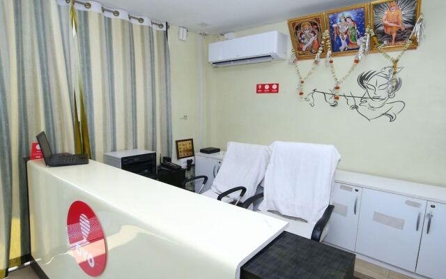 OYO 12407 Hotel Shri Radha ISBT