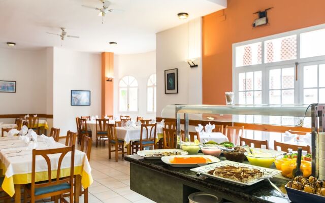 Alluring Apartment in Empuriabrava With Swimming Pool
