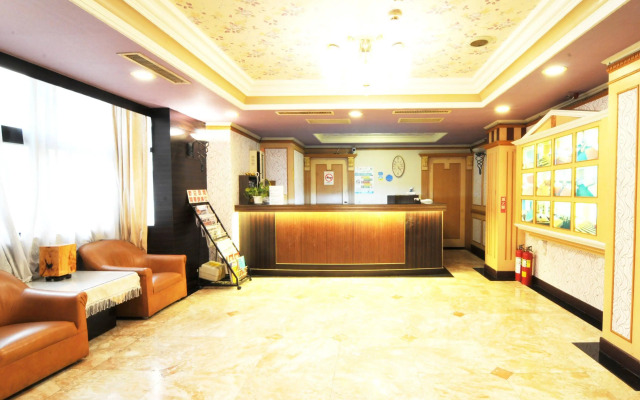 Lotus Yuan Business Hotel