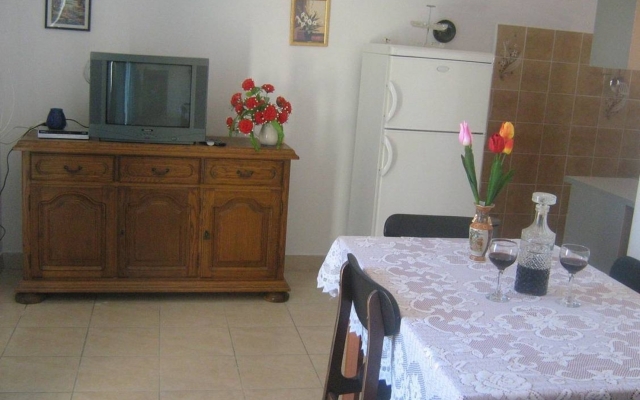 Apartment Malaga - comfortable and free parking: A2 Tribunj, Riviera Sibenik