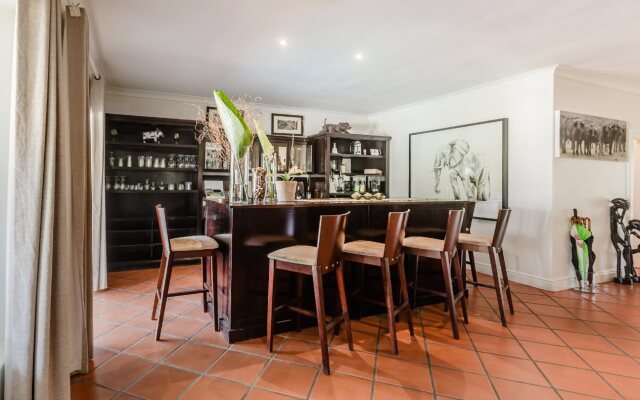 Redbourne Country Lodge- Lion Roars Hotels & Lodges