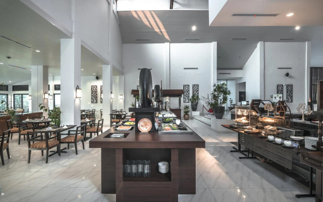 Lido Lake Resort By MNC Hotel
