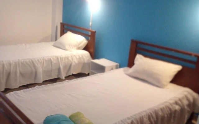 Lovely 4-bed Apartment in Estombar
