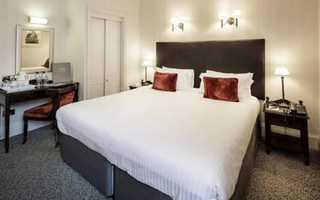 Somerville Hotel