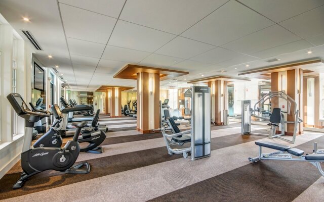 Global Luxury Suites in Sterling