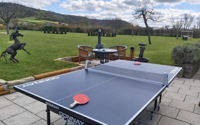 Bluebell House 5 Star Luxury 4 Bdrms and hot tub