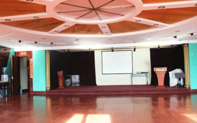 Nongjun Hotel