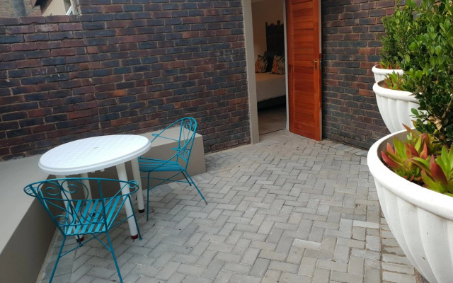 Open plan room Waterkloof Glen