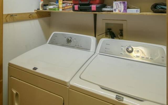 Hidden Creek Cabin Apartment