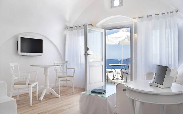 Katikies Hotel