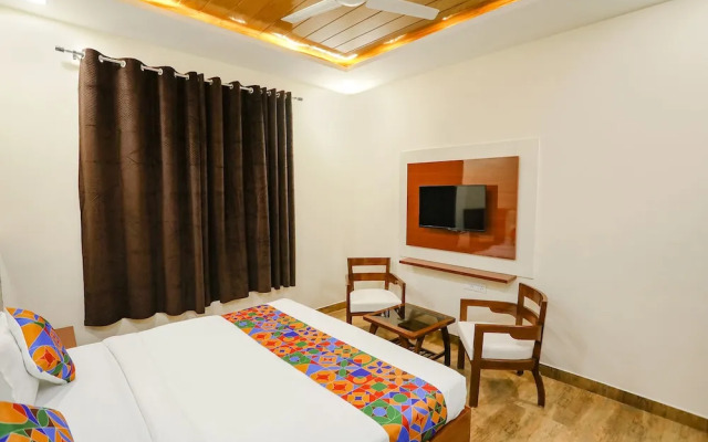 Fabexpress Trijal Inn