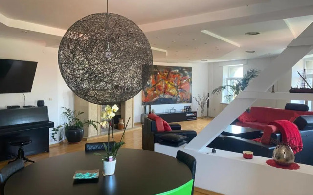 Modern City-Centre Penthouse with Spectacular Views / 135sqm