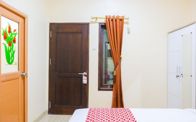Kr Bulan by OYO Rooms