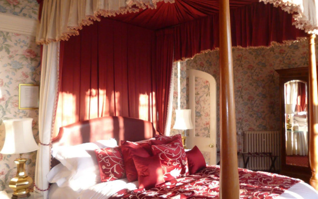 Thornbury Castle, Relais & Châteaux