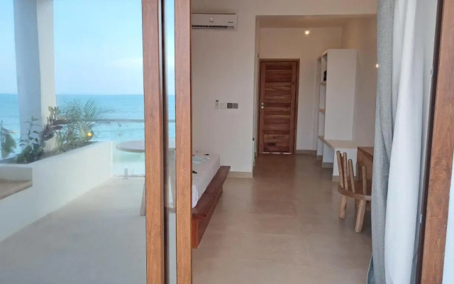 Aluna Beach Apartments