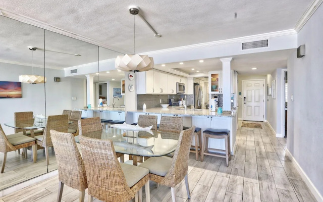 Land's End 10-303 Beach Front - Premier