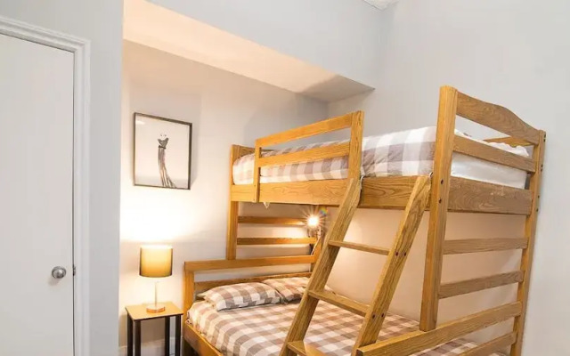 The Clarence Park - Hostel