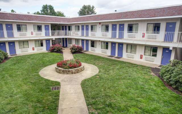 Motel 6 Elkton, MD