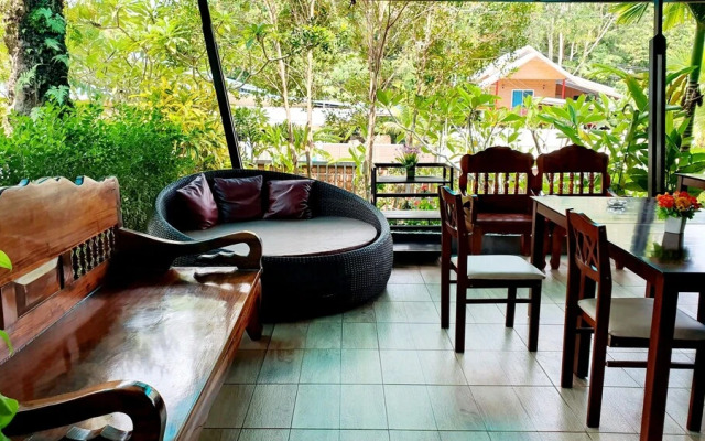 Palmthien Pool Villa Aonang