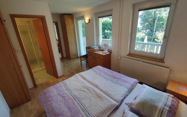 Apartments & Rooms Sebanc by Lake