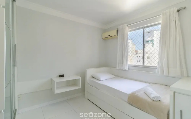 Hermoso Apt la Orla de Balneário Camboriú CET1604
