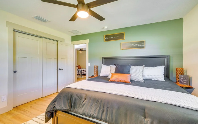 Lakefront Inverness Getaway w/ Kayaks & Bikes!