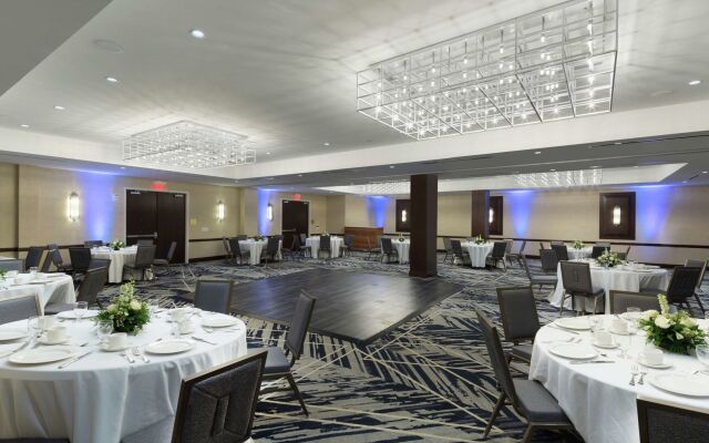 DoubleTree by Hilton Jamestown