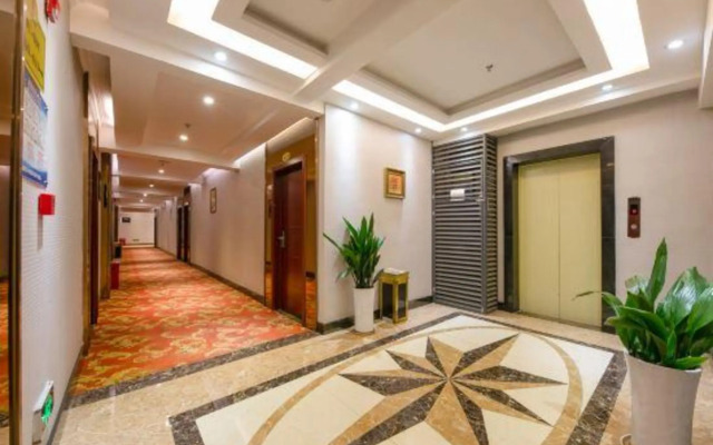 Liangjiang Gonggu Business Hostel