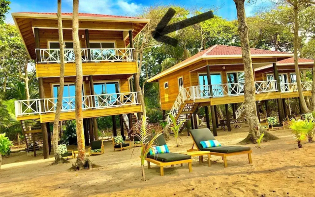 Turtle Beach Sanctuary Utila