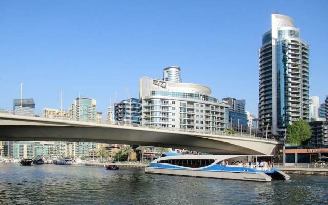 Modern & Classy 1BR Overlooking Marina!