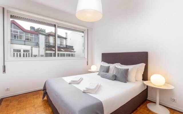 Feel Porto Stylish Flat IV