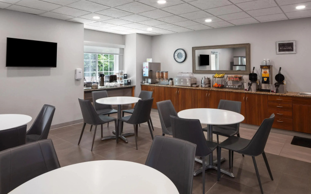 Microtel Inn & Suites by Wyndham Kearney