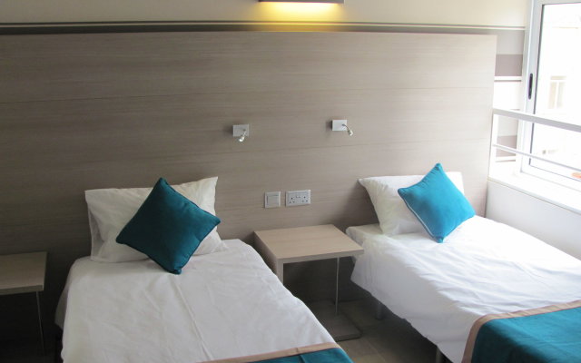 Day's Inn Hotel and Residence