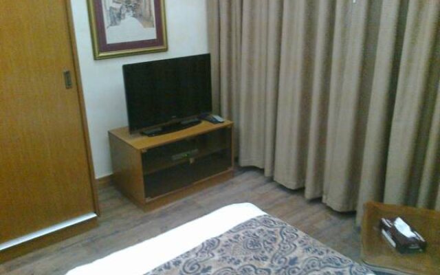 Clermont Hotel Suites