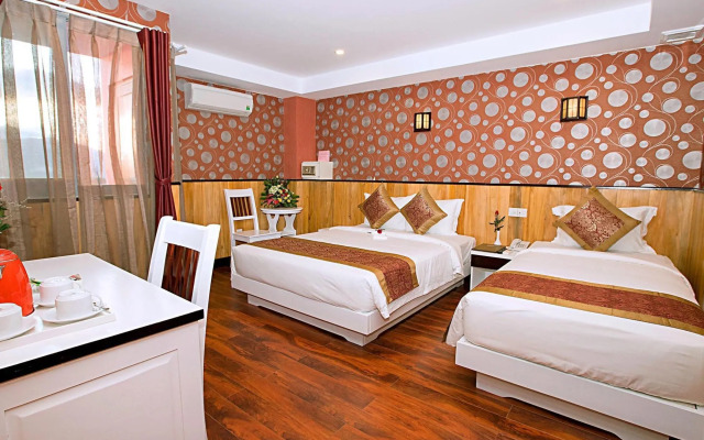 Golden Rain 2 Hotel