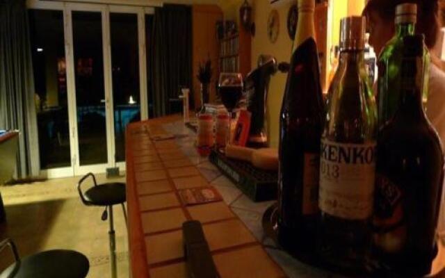 Finca Toredo Large Heated Pool,Hot Tub,Bar/Games Room,Gym,Cave, Free WiFi