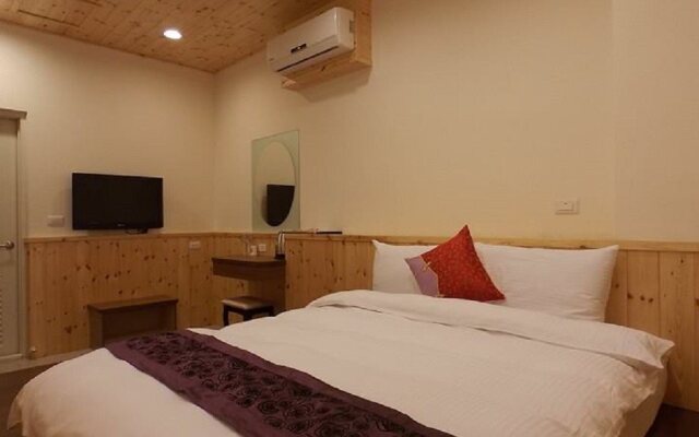 Sun Moon Lake Crystal B & B