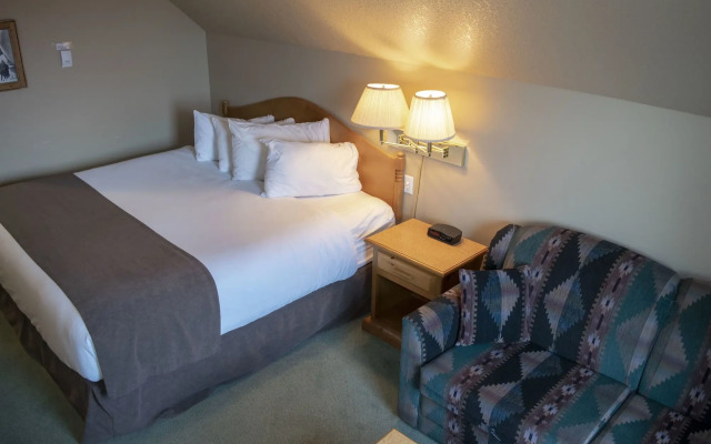 Waterton Lakes Lodge Resort