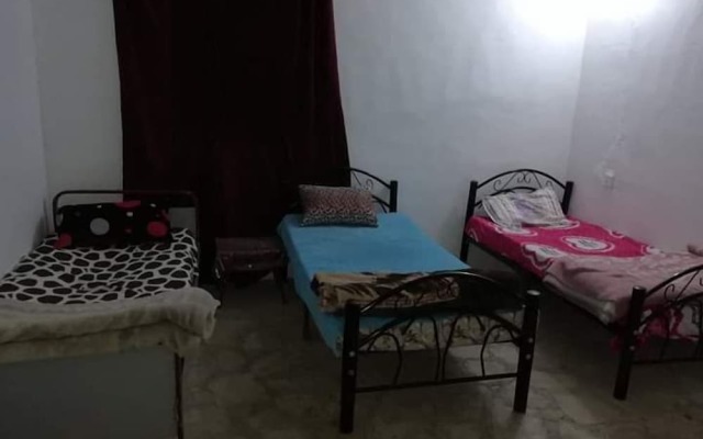 Trajan Guest House - Hostel