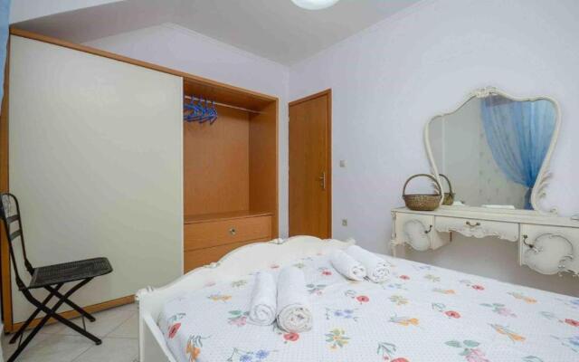 Independent AGAPITOS APART , 2BDRM, private patio